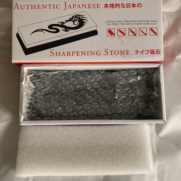 Authentic Japanese Sharpening Stone Double - Sided Corundium Whetsone Hones. - Picture 2 of 4